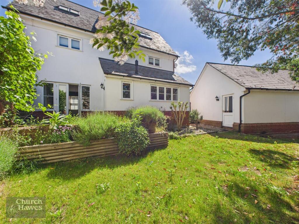 CAM04964G0-PR0131-STILL021.jpg