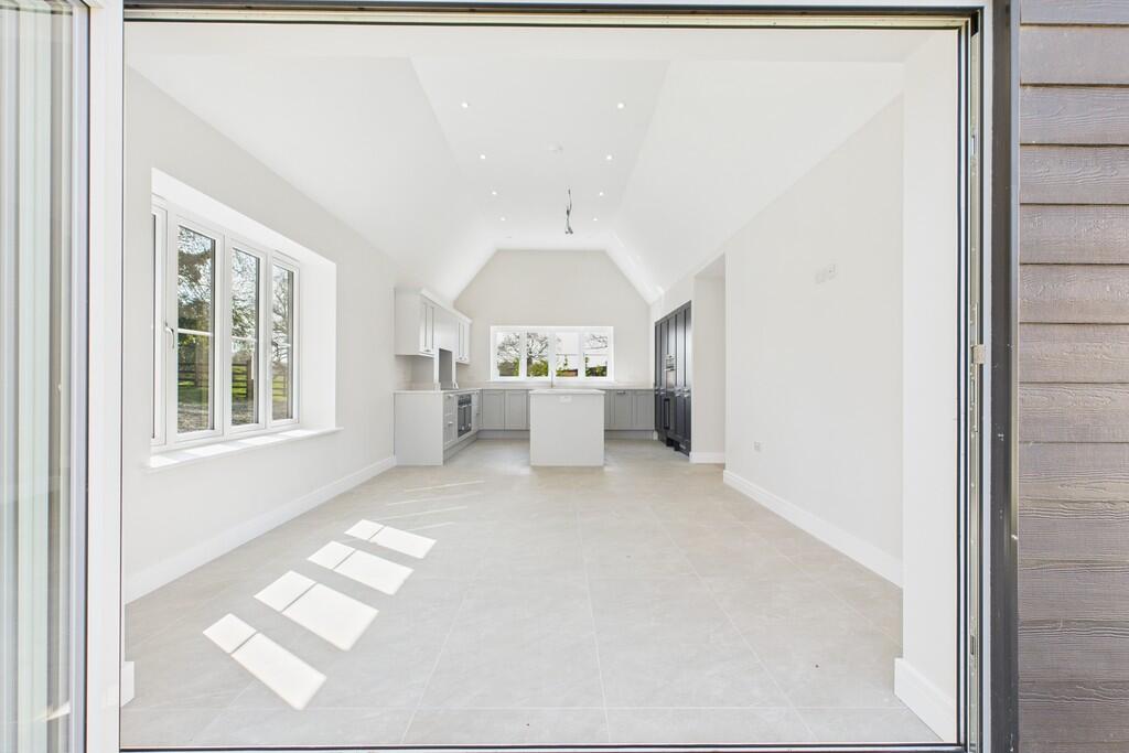 CAM01689G0-PR0456...