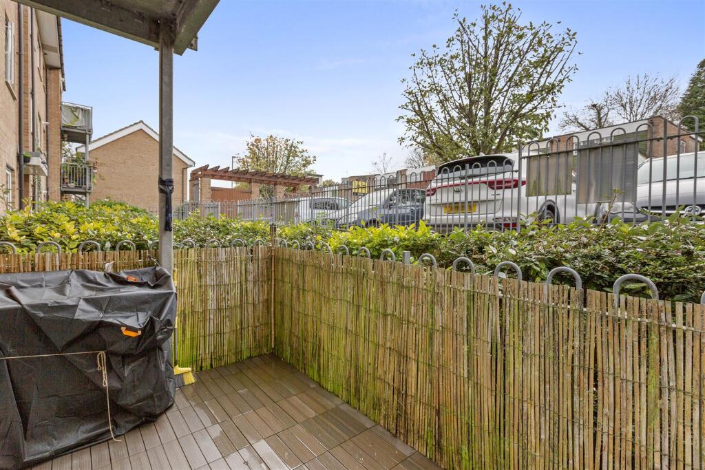 141 St. Hughs Ave, HP13 7UA-11.jpg