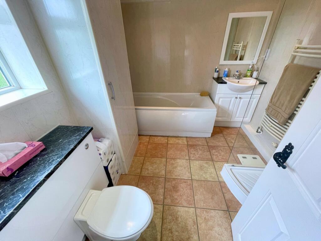 En-Suite Bathroom