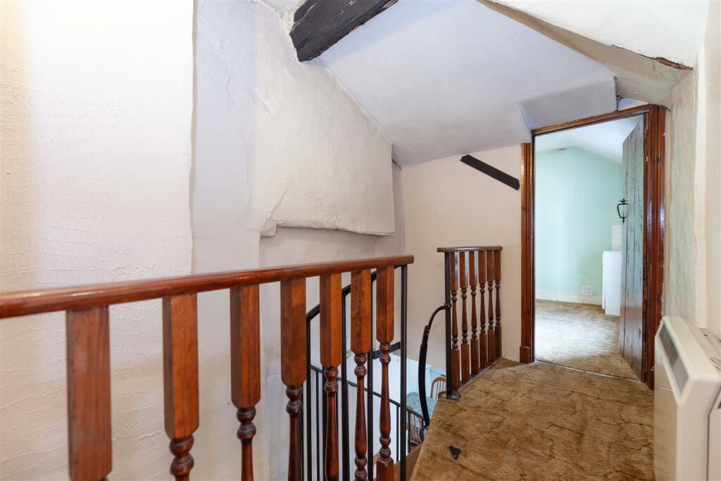 First Floor Landing.jpg