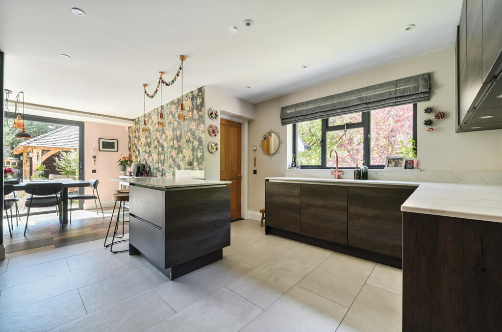 7-681bbfc8a535c-1...