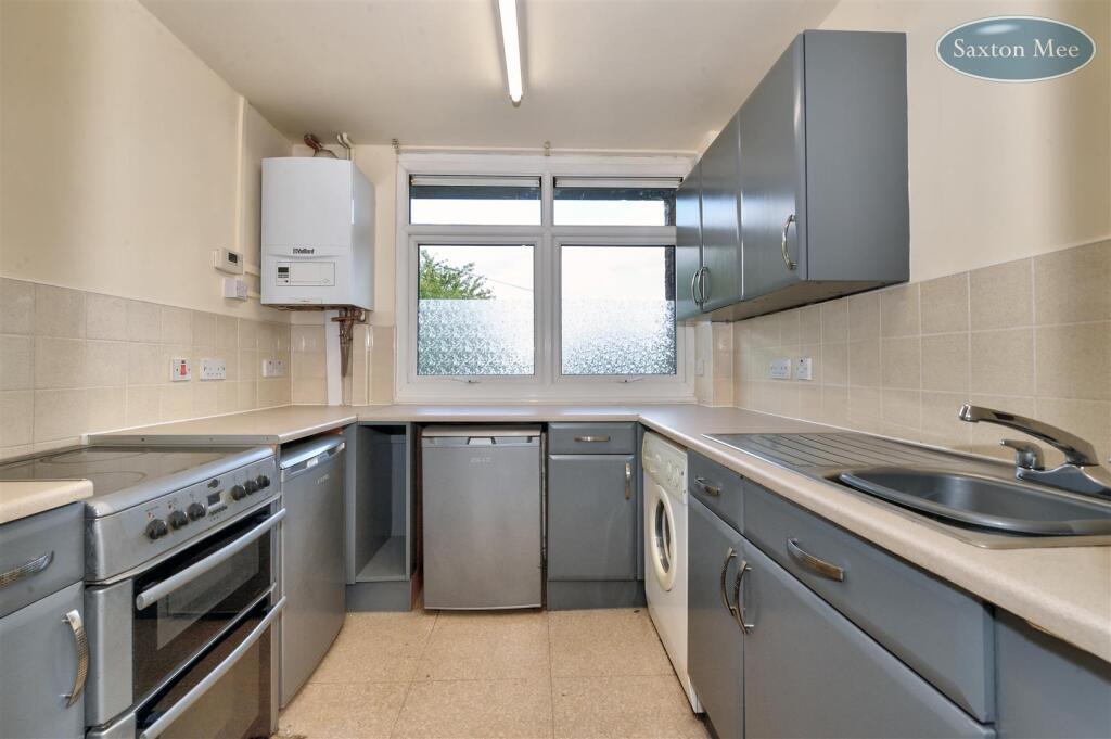 Park View - kitchen 8973.jpg