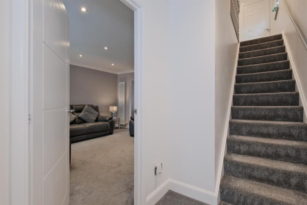 010-2 Devine Court, Wishaw, ML2 7ES.jpg