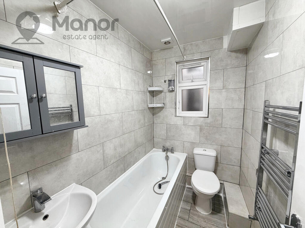 WhatsApp Image 2025-11-23 at 00.39.11