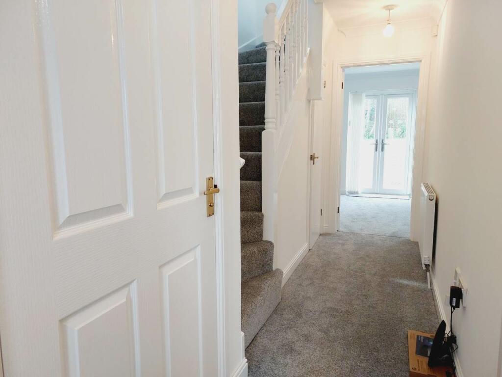 Entrance hall aspect
