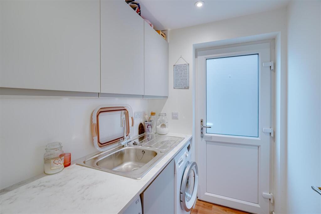 40 Church Mdw, Barton Mills,--14.jpg