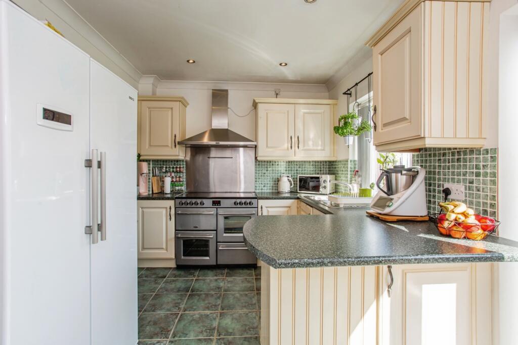 Kitchen.Breakfast Rm