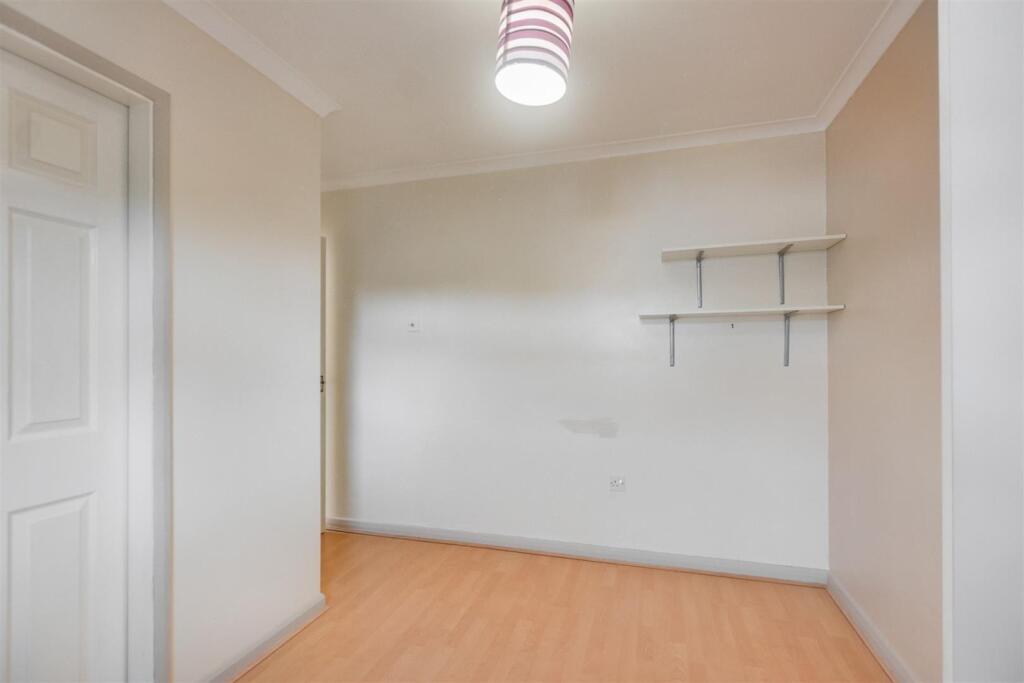Bedroom 1_2.jpeg