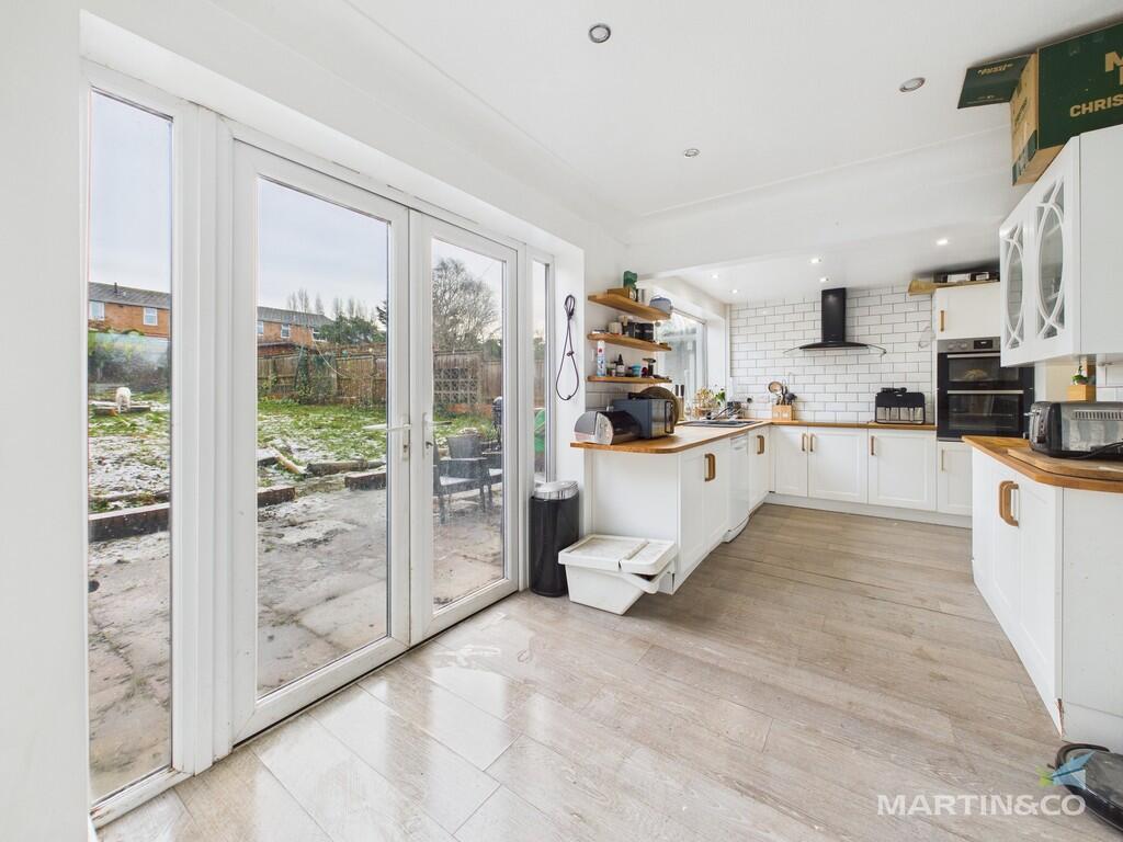 CAM03111G0-PR0425...