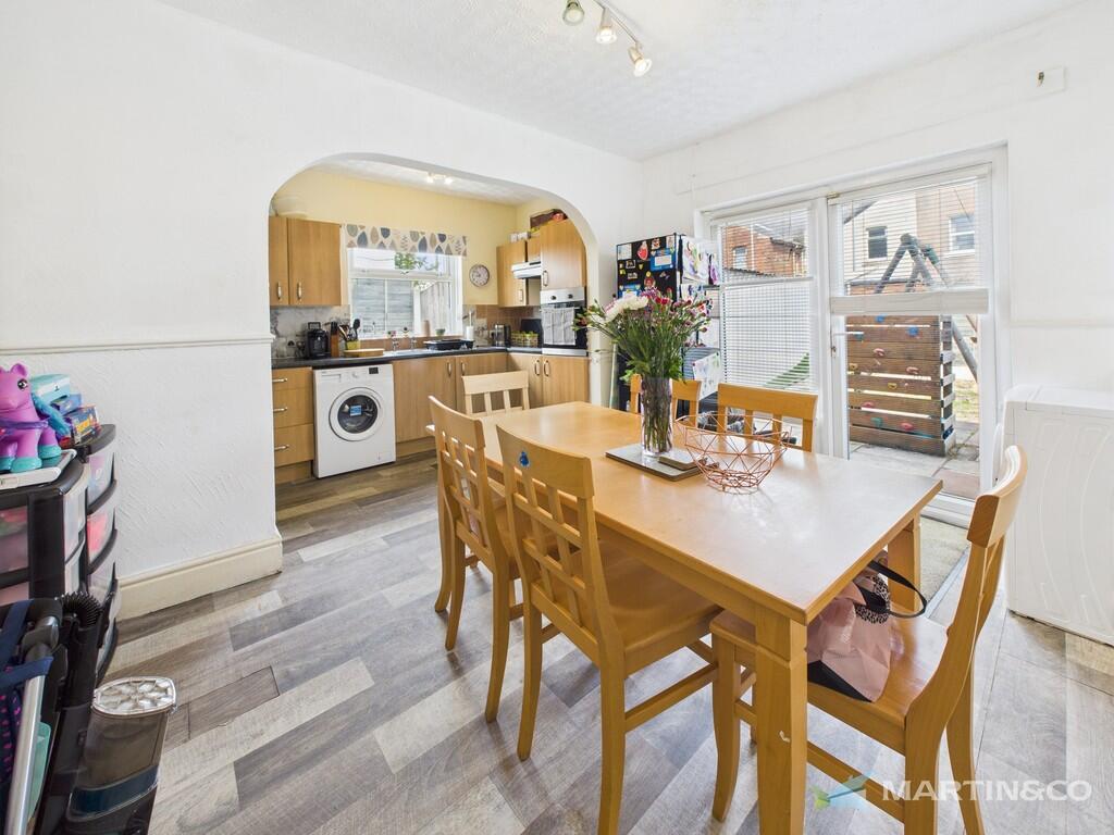 CAM02318G0-PR0477...