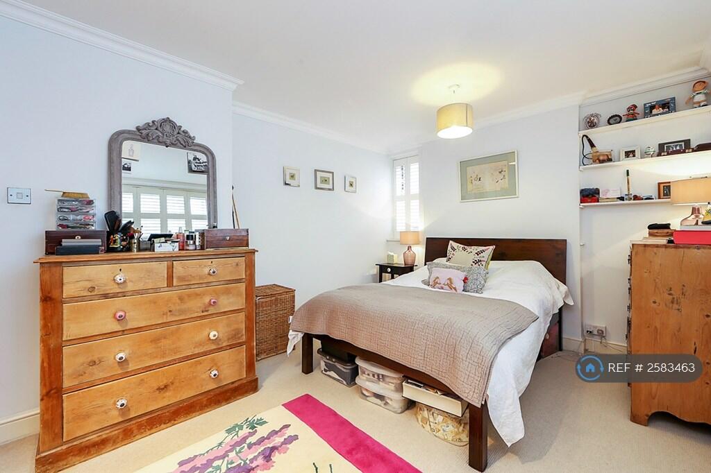  Room 1 - Bright &amp; Modern - Fully Furnished 