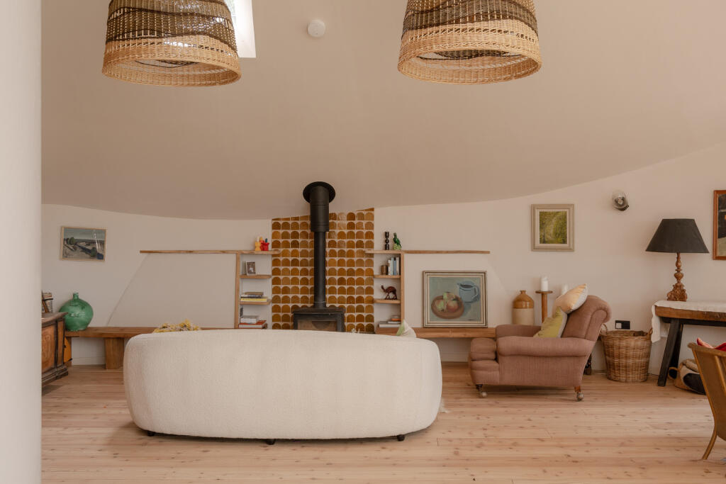 298380 - The Roundhouse, Park Lane, Old Knebwor...