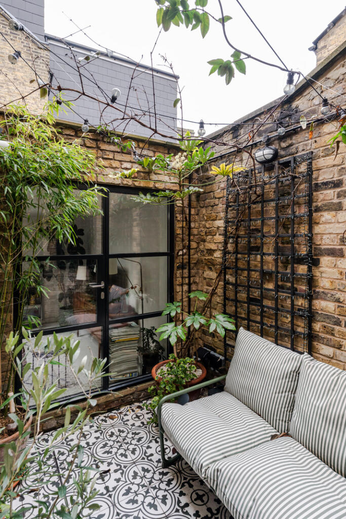 321763 - 2a Rudloe Road-21.jpeg