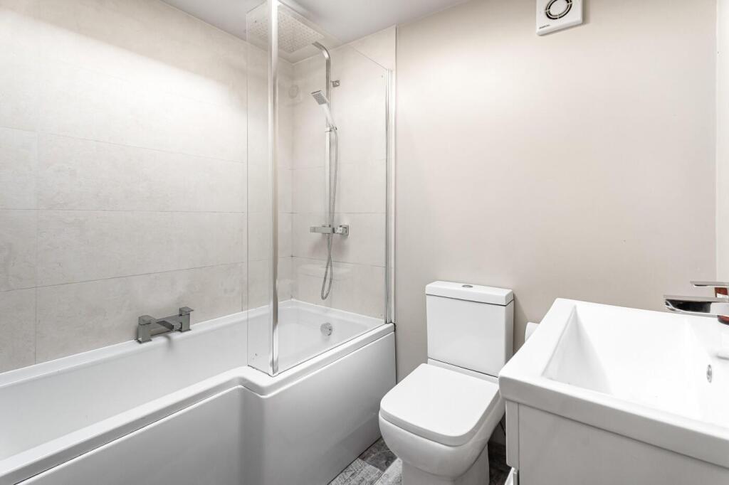 Farthings, Badby Road West