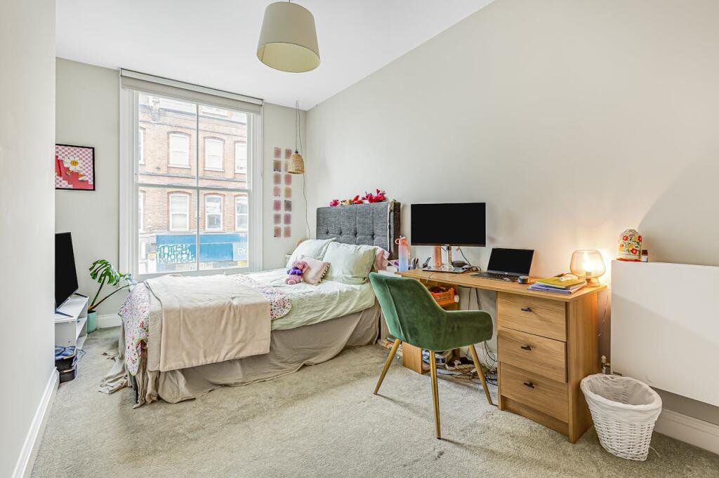 Daniel_Watney121a_Putney_High_Street1.jpg