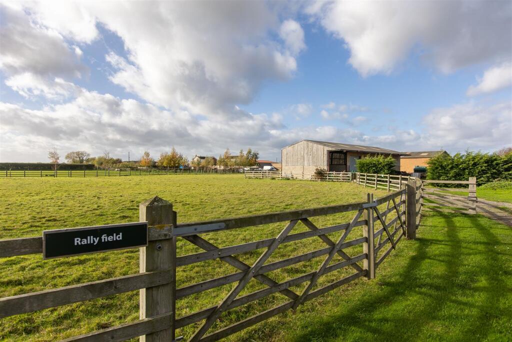 Low Moorgate Park-11.jpg