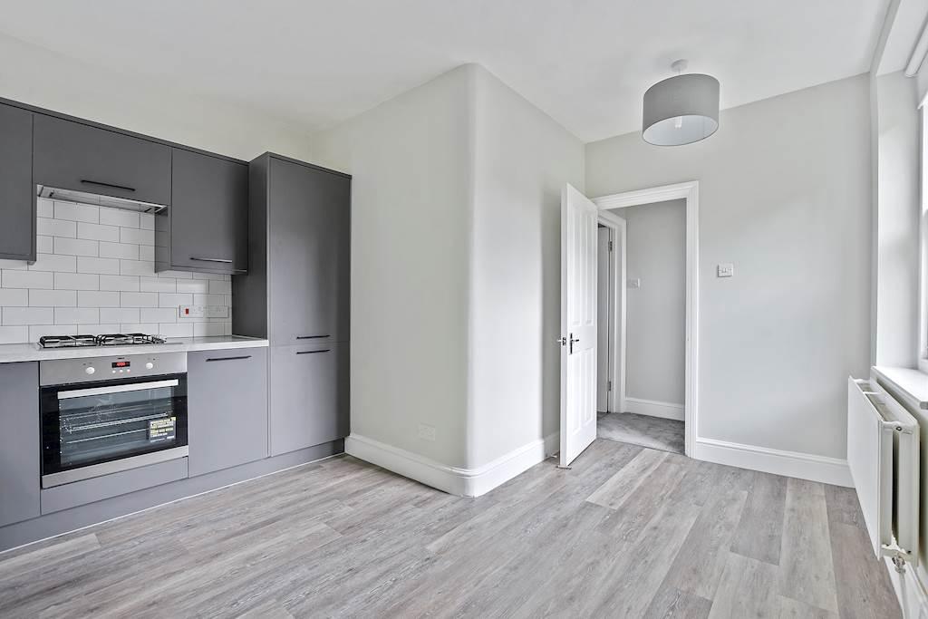 2 Kitchen 1.jpg