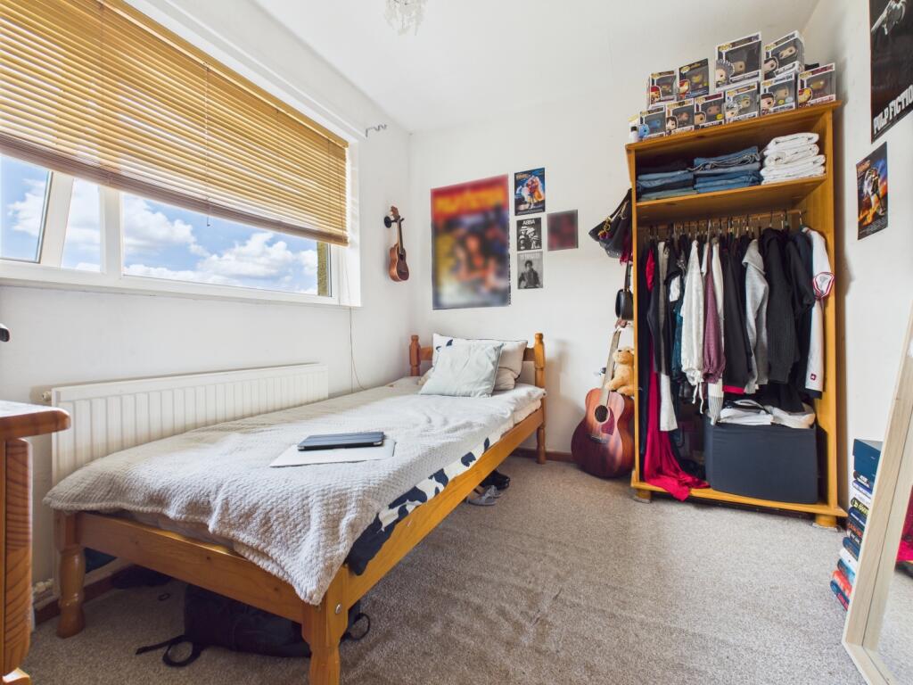 CAM03729G0-PR0085-STILL014