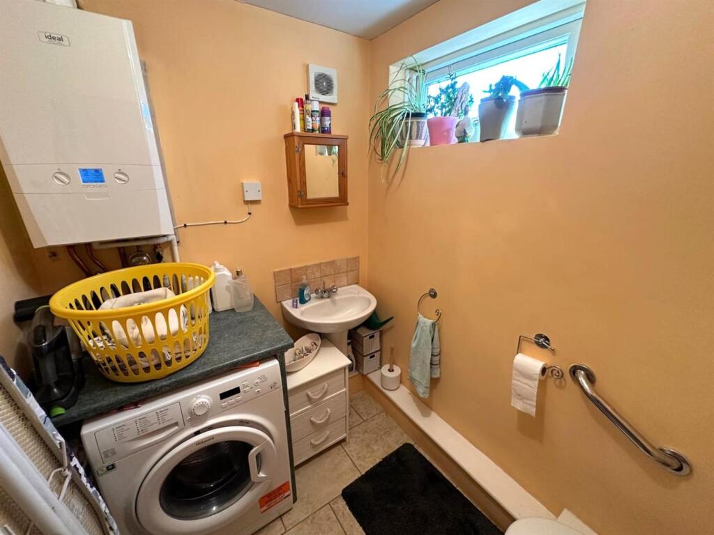 Utility room - WC.jpg