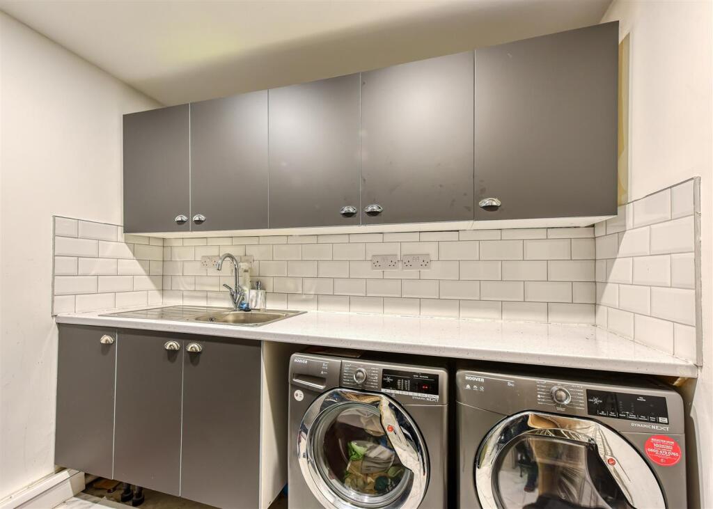 21 Walnut Drive-laundry.jpg