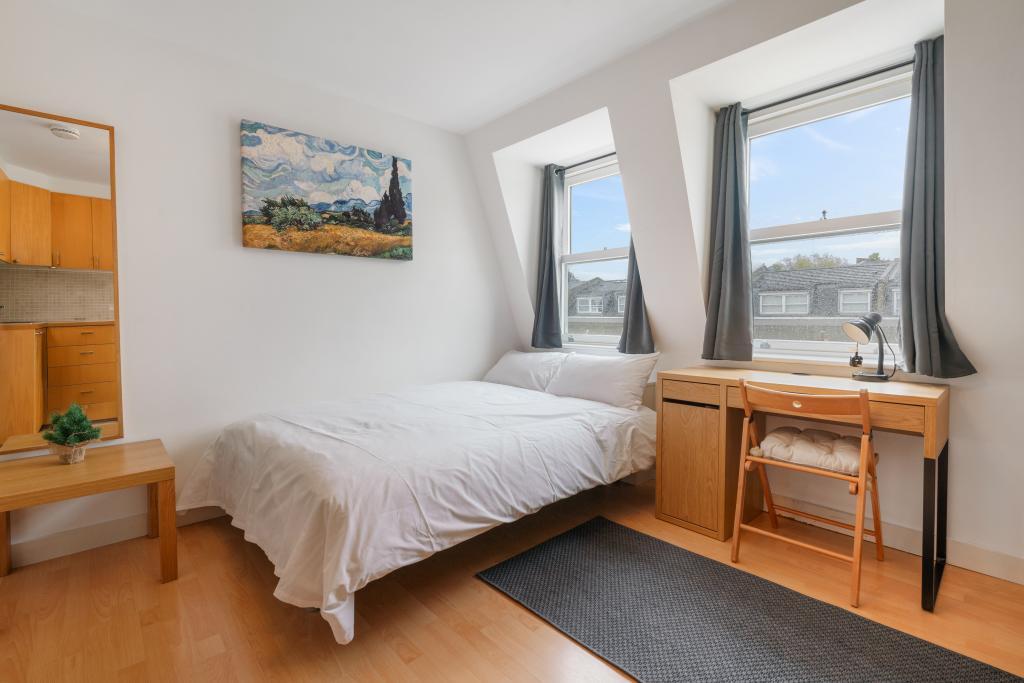 Double Bed