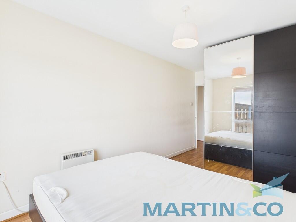 CAM01870G0-PR0158...