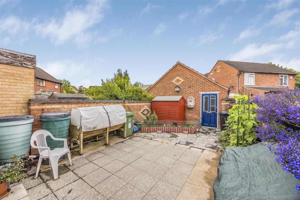 1 Adstone Lane, Anchorage Park, Portsmouth-Portico