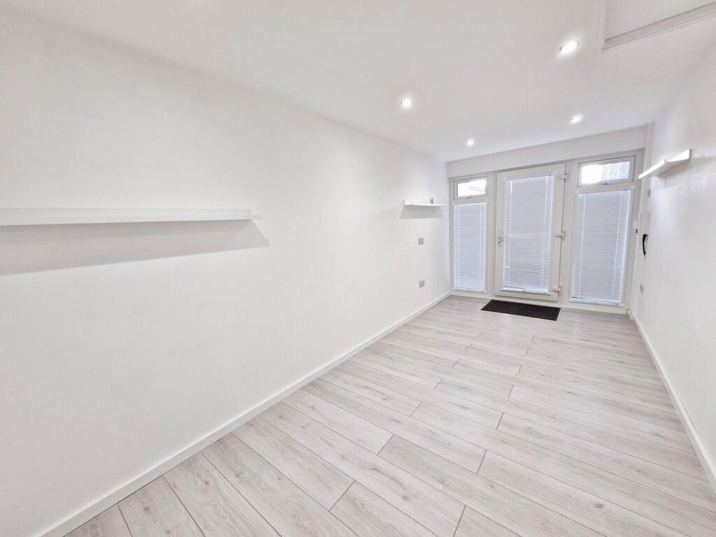 97b9ce28-10000340...