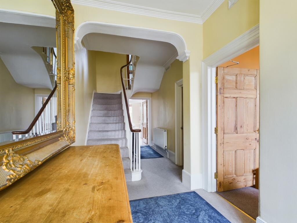 CAM03062G0-PR0028-STILL003