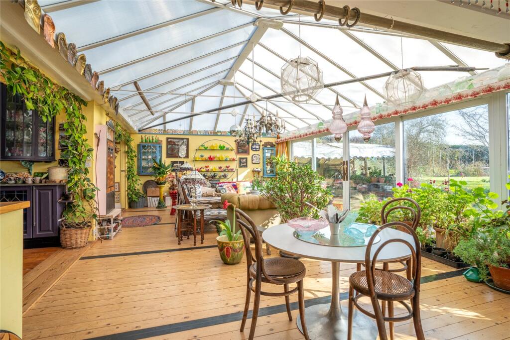 Garden/Family/Dining