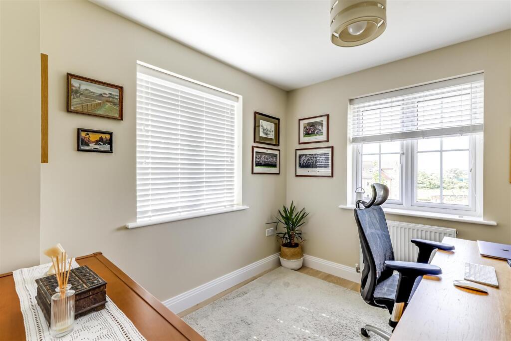 2 Meadowsweet Way, Newport, Saffron Walden, CB11 3