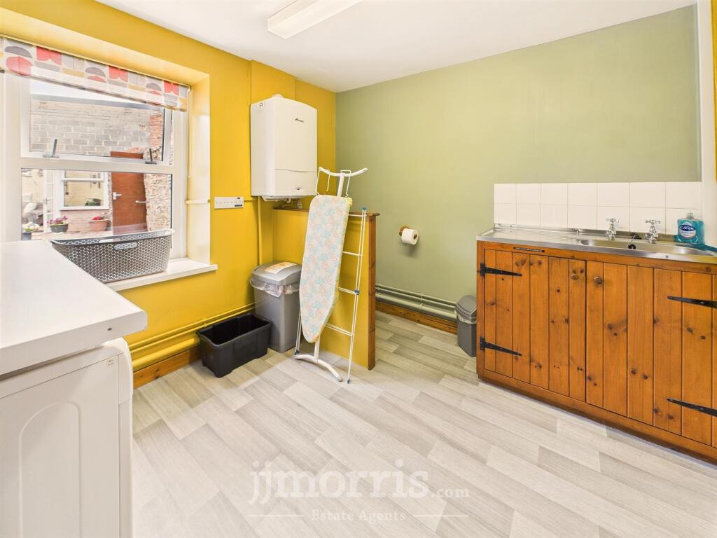 Utility Room/WC