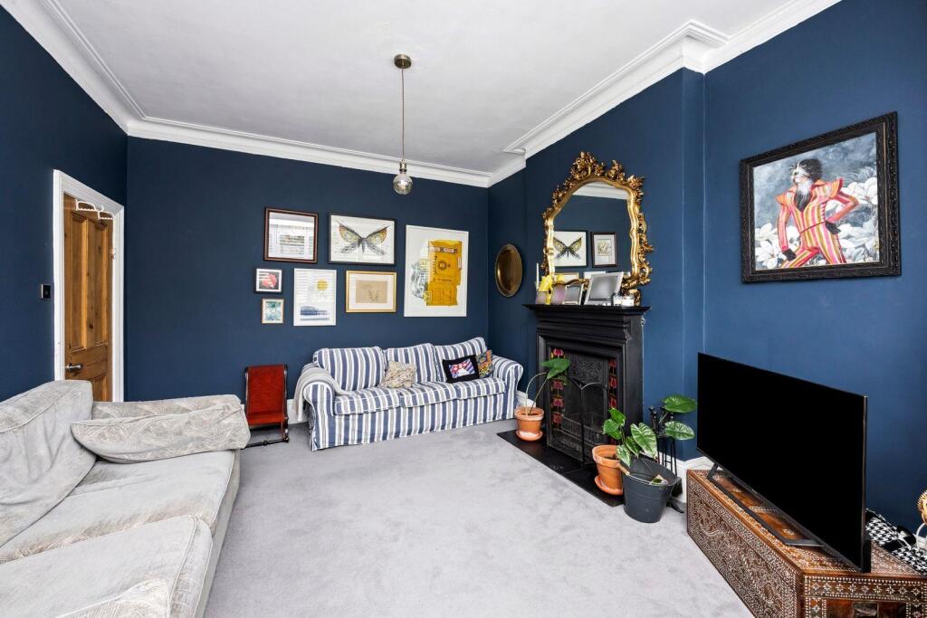 Hangleton Road 6 LOUNGE 2.jpeg