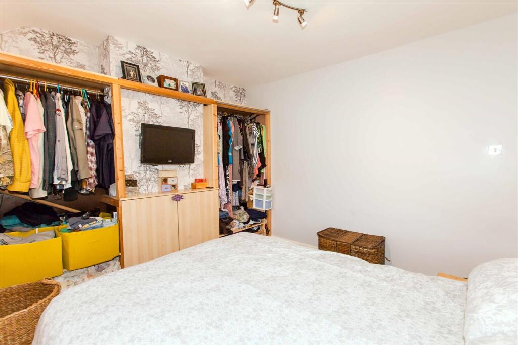 2 Houfton Road (35).jpg