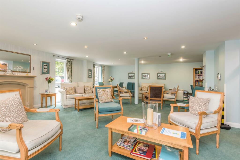 Jowett Court- Residents Lounge.jpg