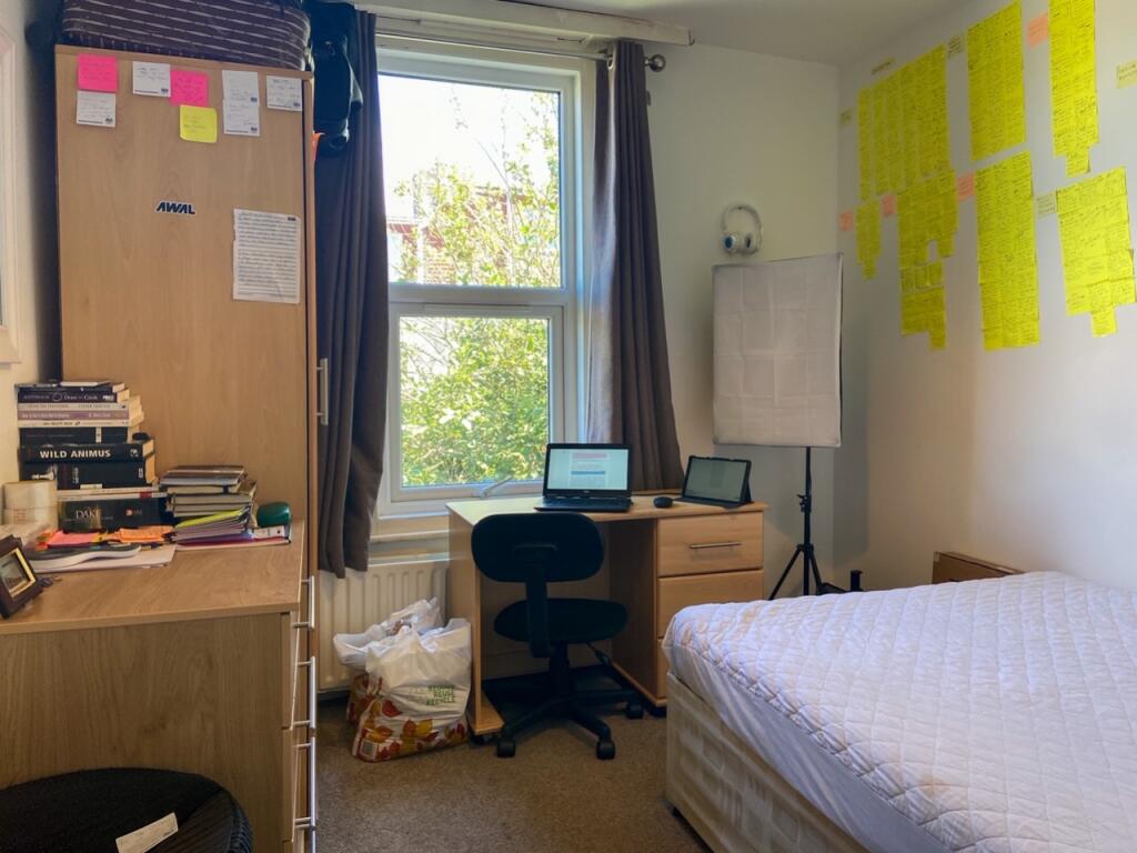 64 Brading Road Bedroom 2