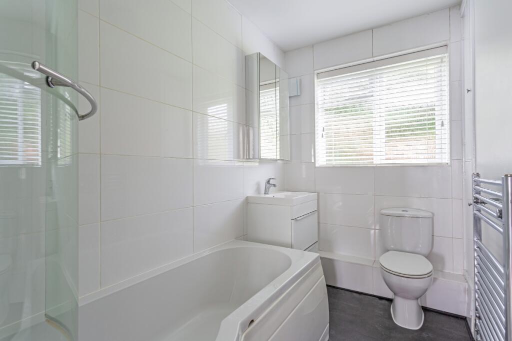 17 Bromet Close, ...