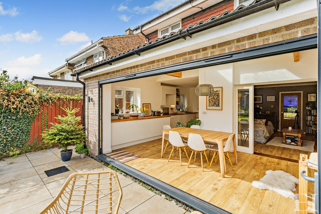 8645641-exteriorW...