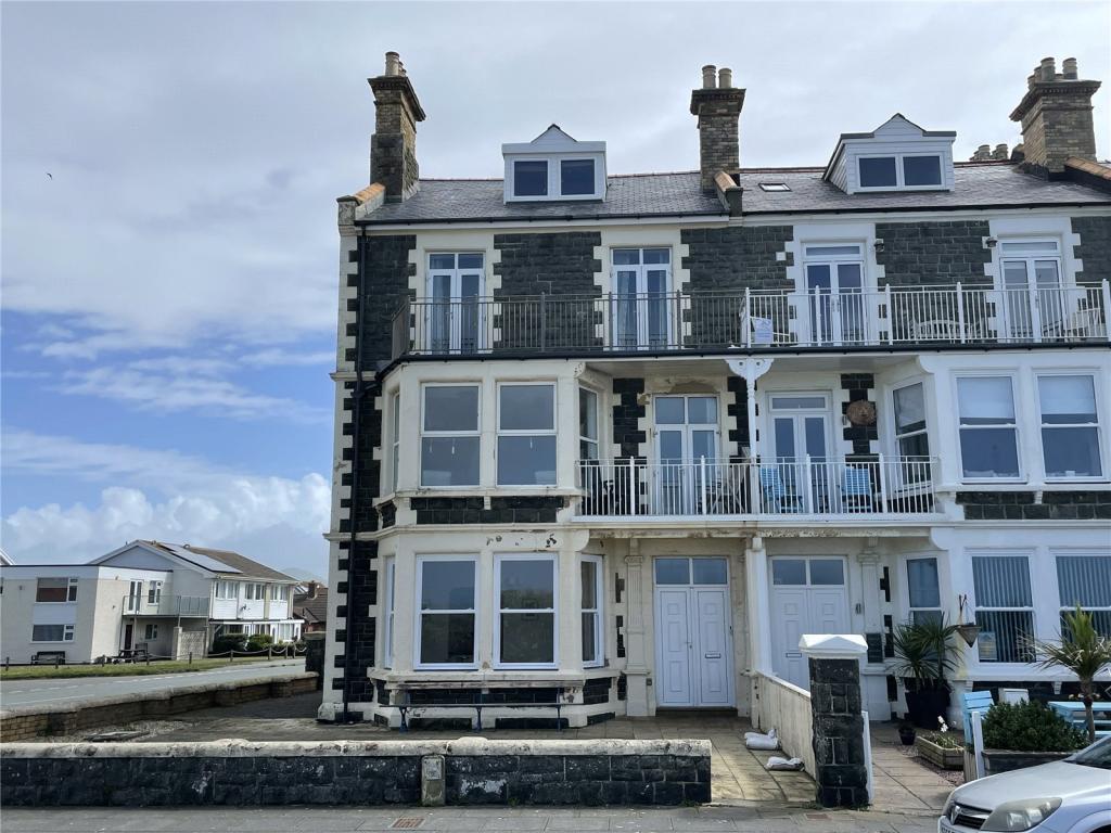 Marine Parade, Tywyn, Gwynedd, LL36