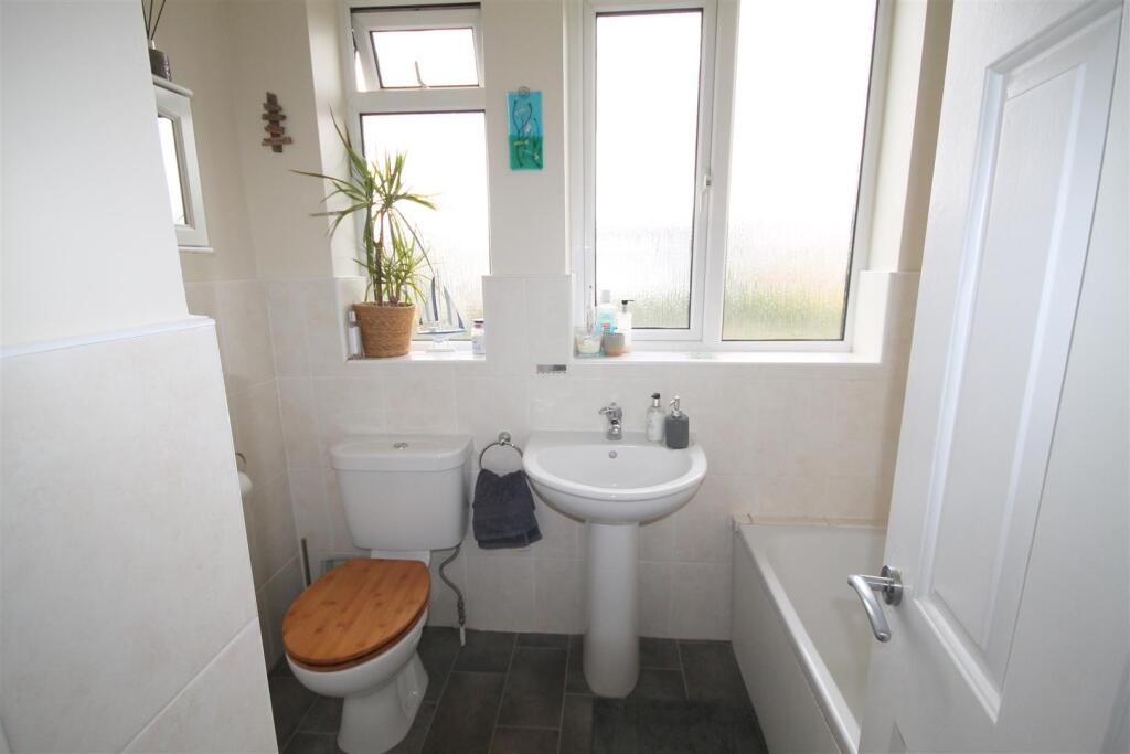 Bathroom.JPG