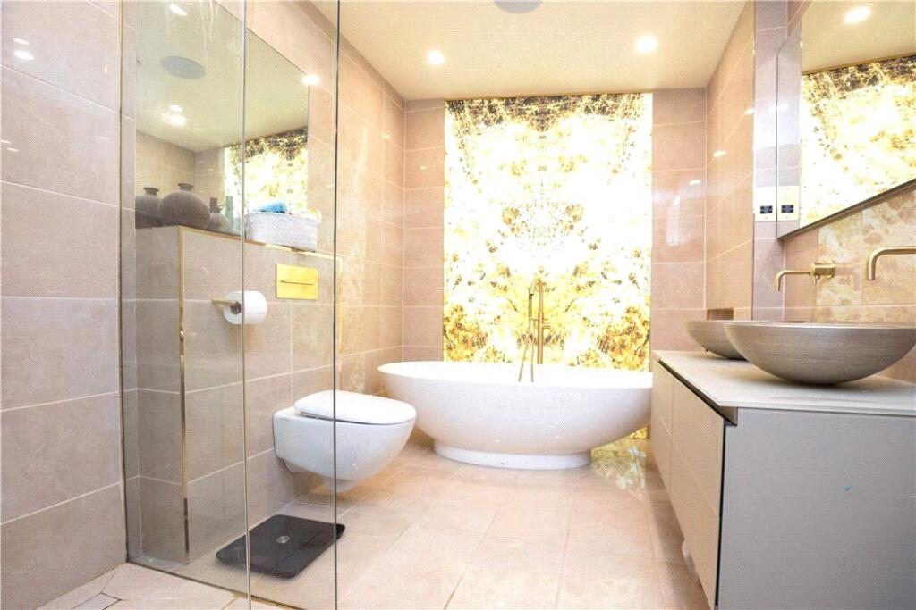 En Suite Bathroom