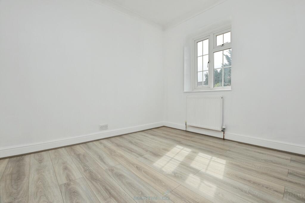 pbox-bedroom-328429.JPG