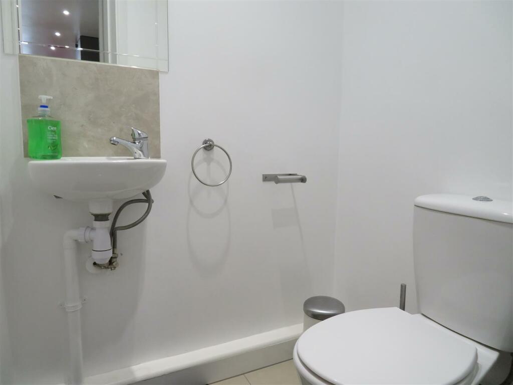 3 Haslemere WC.JPG