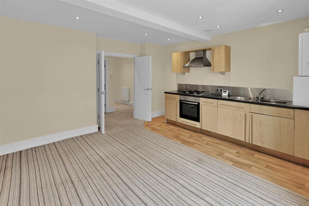Lounge/Kitchen