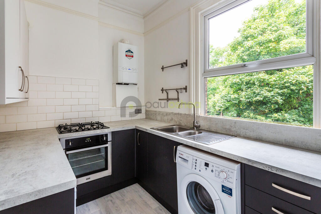 Flat-3-10-Moreton-Road-12