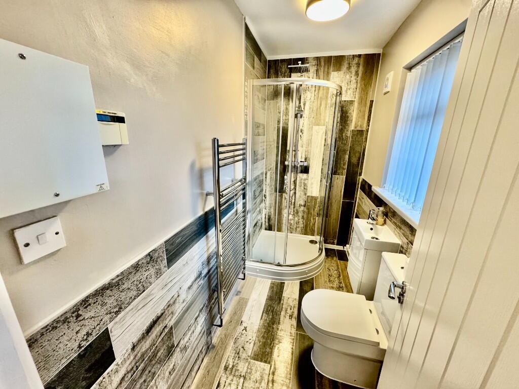 Shower Room / Cloakr