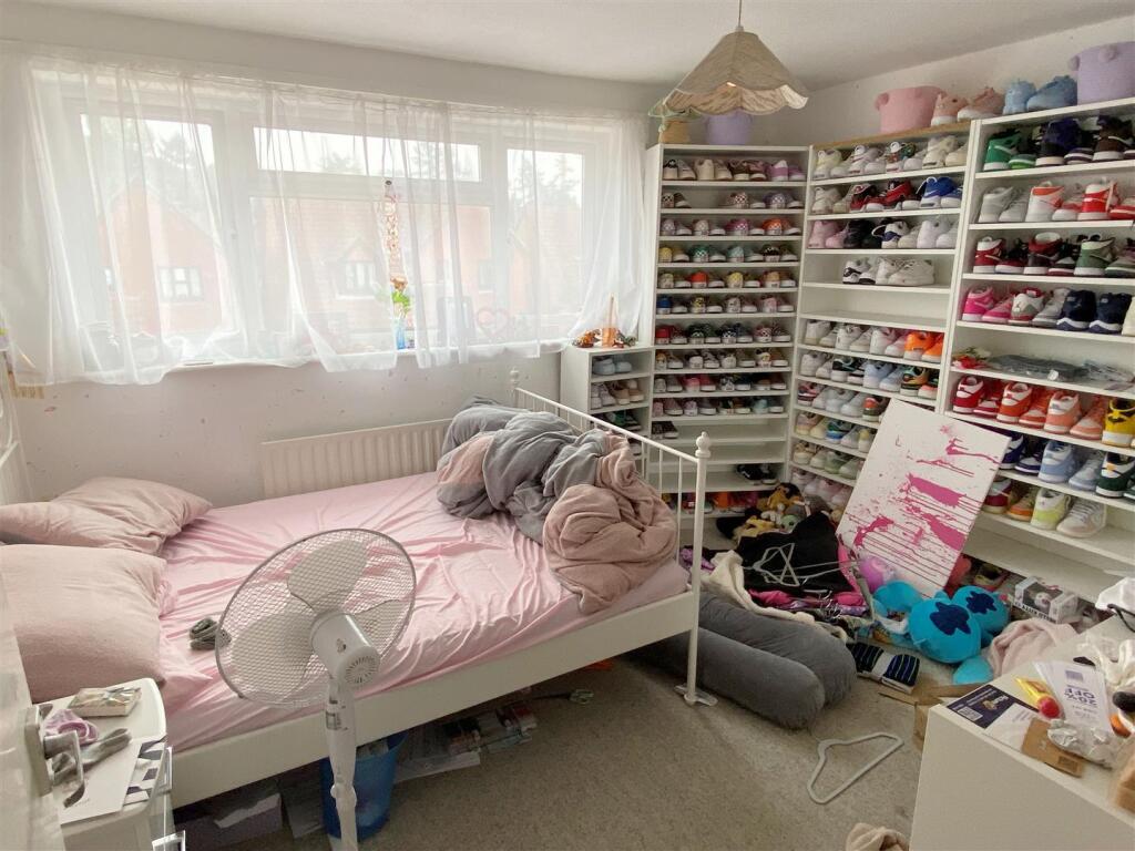 Bed 1.JPG
