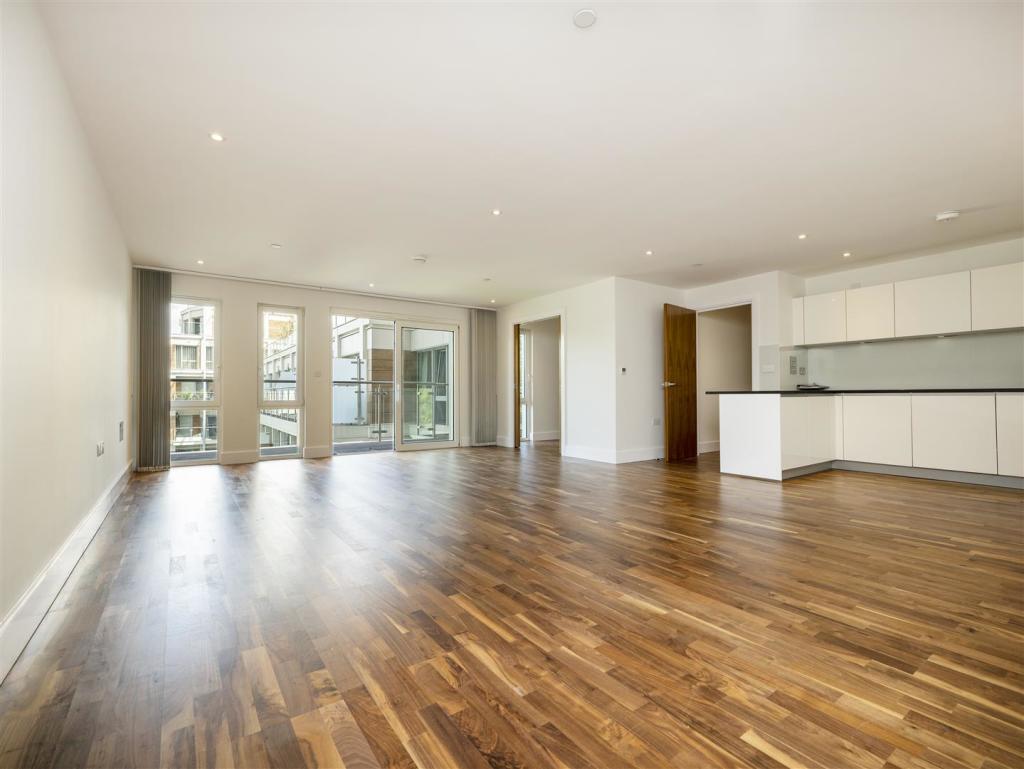 Living Room2.jpg