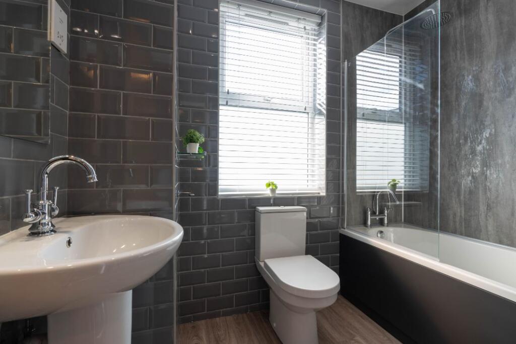 155CR - Bathroom